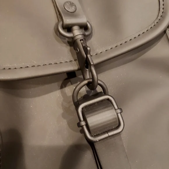 RAINS Crossbody Messenger Flight Bag - Picture 2 of 6